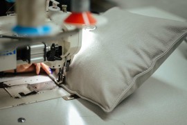 How to Close a Pillow with a Sewing Machine